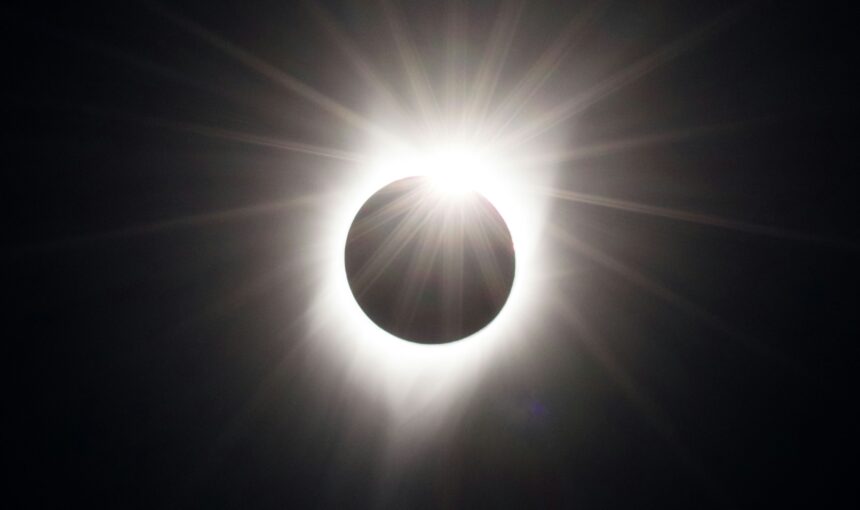 How to Experience the Total Solar Eclipse in Luxor from Hurghada